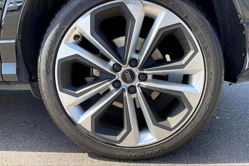 2020 Audi Q3 45 S line Prestige