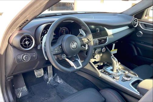 2025 Alfa Romeo Giulia Ti