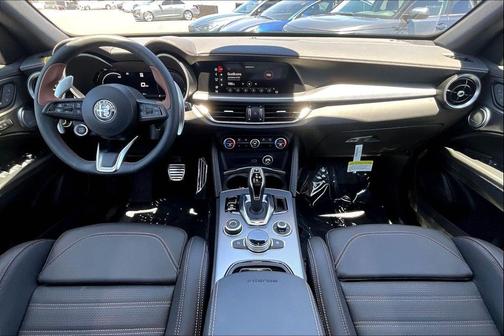 2025 Alfa Romeo Stelvio Sprint AWD