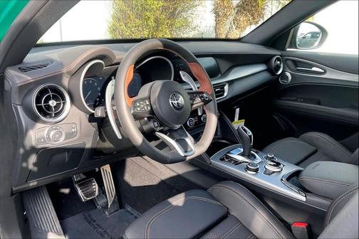 2025 Alfa Romeo Stelvio Sprint AWD