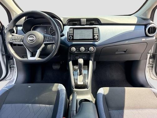Brilliant Silver Metallic 2025 Nissan Versa 1.6 SV