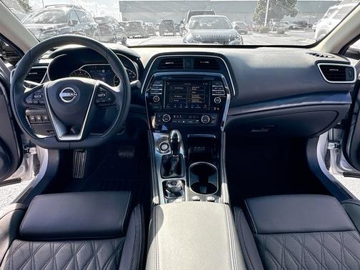2023 Nissan Maxima Platinum