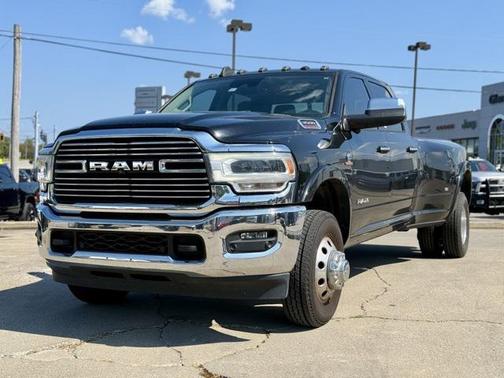 2020 RAM 3500 Laramie Crew Cab 4x4 8' Box