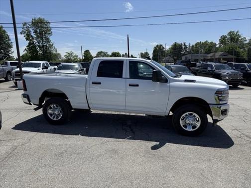 2025 RAM 2500 Tradesman Crew Cab 4x4 6'4' Box
