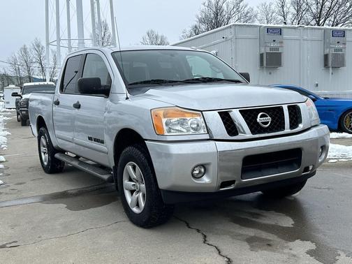 2014 Nissan Titan SV