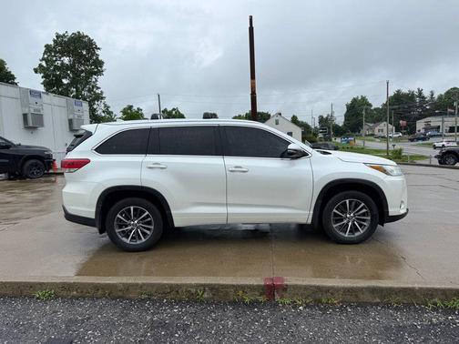 Blizzard Pearl 2018 Toyota Highlander XLE