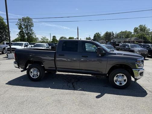 2025 RAM 2500 Tradesman Crew Cab 4x4 6'4' Box