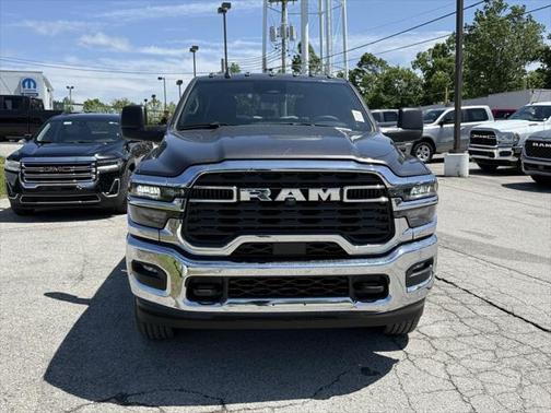 2025 RAM 2500 Tradesman Crew Cab 4x4 6'4' Box