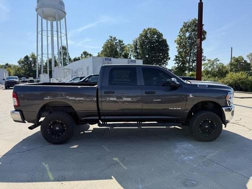 2021 RAM 2500 Tradesman Crew Cab 4x4 6'4' Box