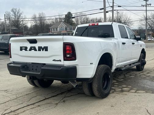 2026 RAM 3500 Tradesman Crew Cab 4x4 8' Box
