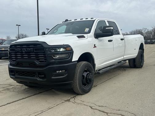 2026 RAM 3500 Tradesman Crew Cab 4x4 8' Box