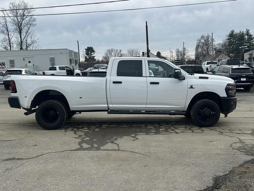 2026 RAM 3500 Tradesman Crew Cab 4x4 8' Box