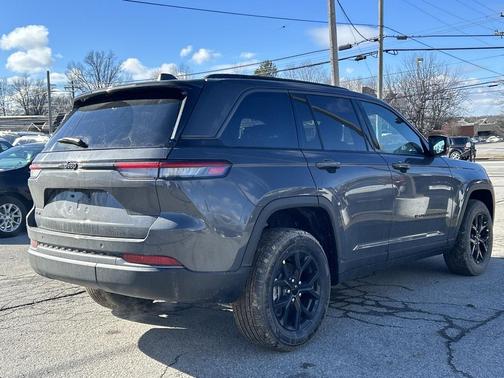 2026 Jeep Grand Cherokee Altitude