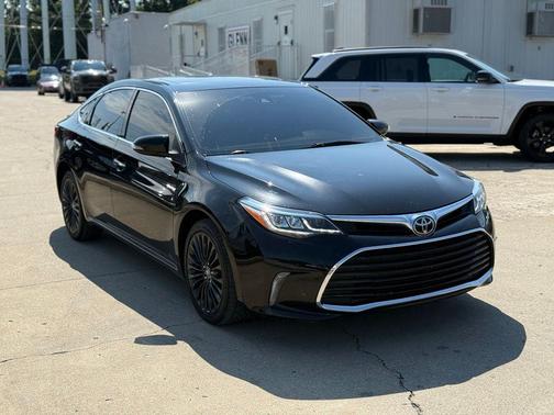 Midnight Black Metallic 2018 Toyota Avalon Touring
