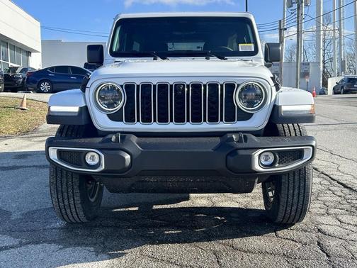 2026 Jeep Wrangler 4-Door Sahara 4x4
