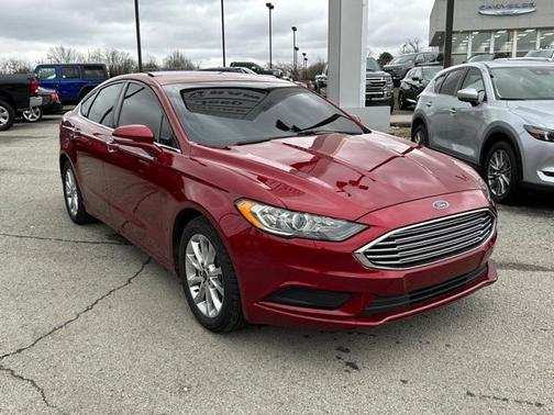 Photo 4 of 24 of 2017 Ford Fusion SE