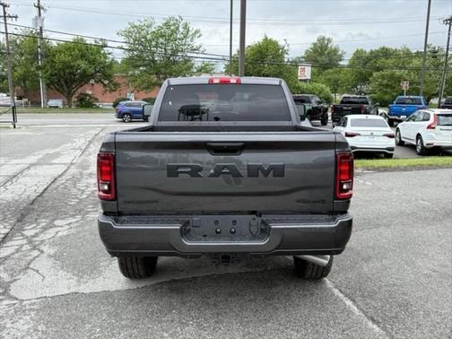 2025 RAM 2500 Big Horn Crew Cab 4x4 6'4' Box