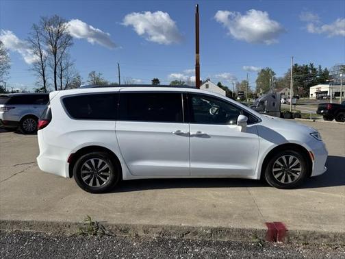 2021 Chrysler Pacifica Hybrid Touring L