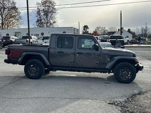 2026 Jeep Gladiator Sport S