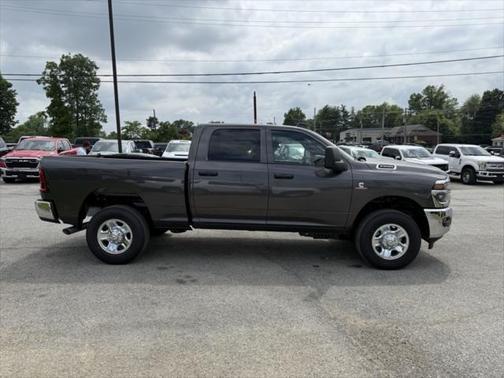 2025 RAM 2500 Tradesman Crew Cab 4x4 6'4' Box