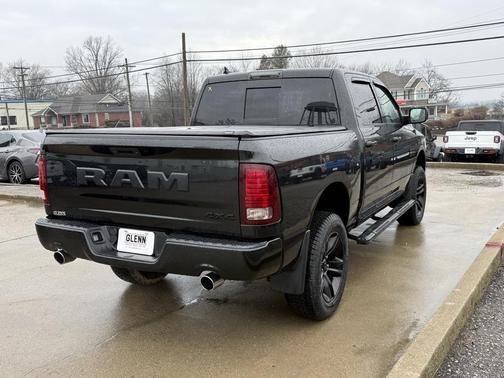 2017 RAM 1500 Night Crew Cab 4x4 5'7' Box