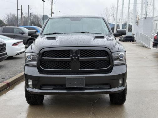 2017 RAM 1500 Night Crew Cab 4x4 5'7' Box