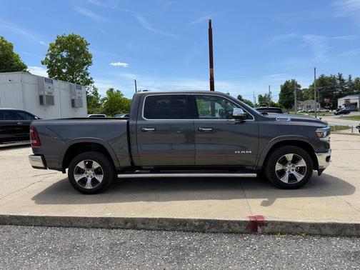 Granite Crystal Metallic Clearcoat 2019 RAM 1500 Laramie