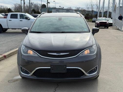 2018 Chrysler Pacifica Touring-L
