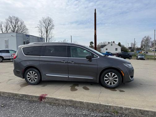 2018 Chrysler Pacifica Touring-L