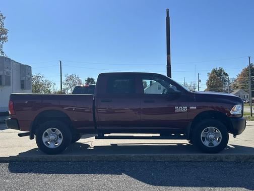 2018 RAM 3500 Tradesman Crew Cab 4x4 6'4' Box