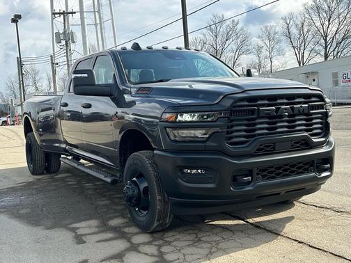2026 RAM 3500 Tradesman Crew Cab 4x4 8' Box