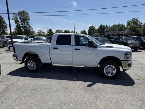 2025 RAM 2500 Tradesman Crew Cab 4x4 6'4' Box