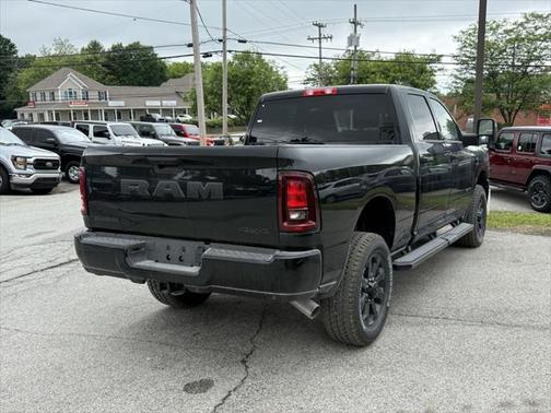 2025 RAM 2500 Big Horn Crew Cab 4x4 6'4' Box