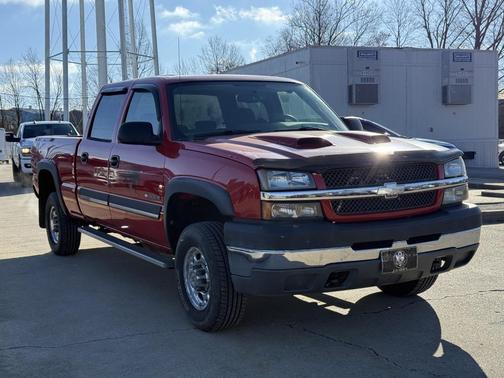 2004 Chevrolet Silverado 2500 LS H/D Crew Cab