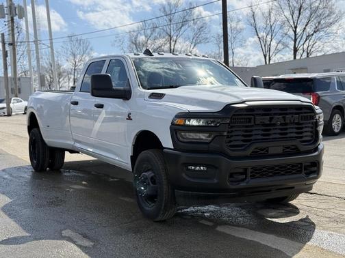 2026 RAM 3500 Tradesman Crew Cab 4x4 8' Box