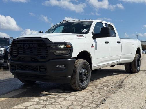 2026 RAM 3500 Tradesman Crew Cab 4x4 8' Box