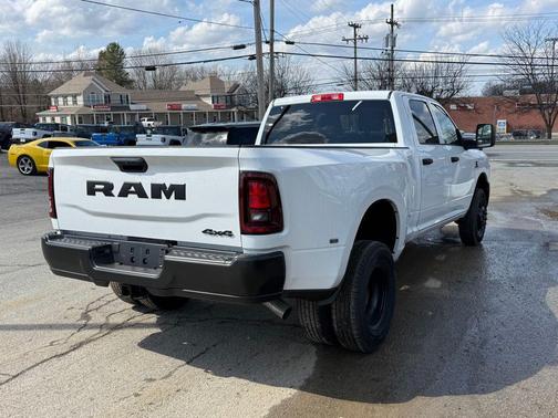 2026 RAM 3500 Tradesman Crew Cab 4x4 8' Box