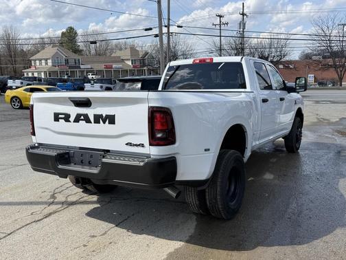 2026 RAM 3500 Tradesman Crew Cab 4x4 8' Box