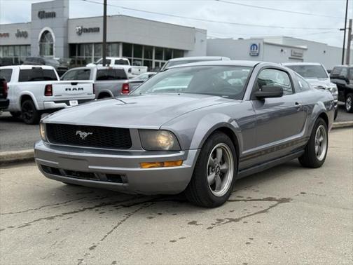 2006 Ford Mustang Deluxe