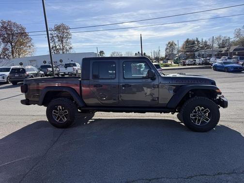 2026 Jeep Gladiator Mojave 4x4