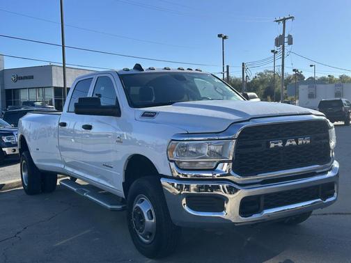 2022 RAM 3500 Tradesman Crew Cab 4x4 8' Box