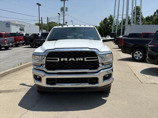 2022 RAM 3500 Big Horn Crew Cab 4x4 8' Box