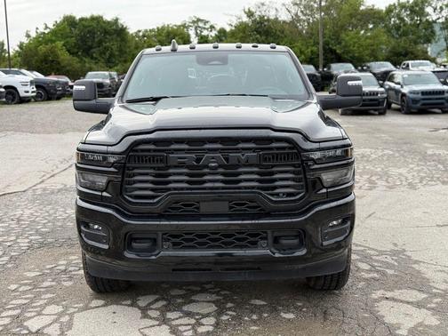 Diamond Black Crystal Pearlcoat 2026 RAM 2500 Big Horn Crew Cab 4x4 6'4' Box