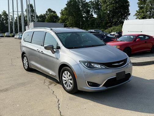 2018 Chrysler Pacifica Touring-L