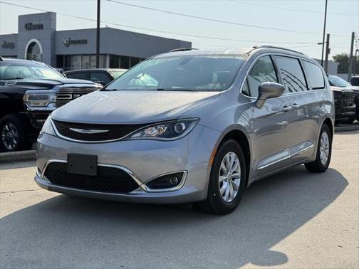 2018 Chrysler Pacifica Touring-L