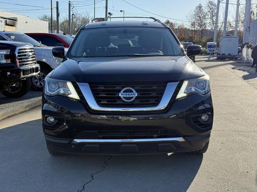 2018 Nissan Pathfinder SV