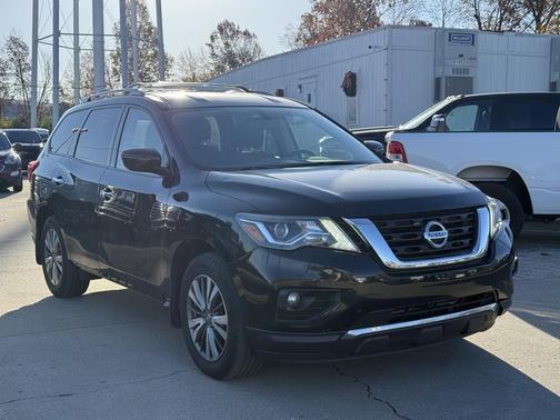 2018 Nissan Pathfinder SV