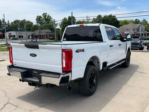 Oxford White 2025 Ford F-250 XLT