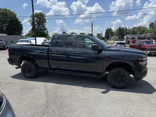 2025 RAM 2500 Tradesman Crew Cab 4x4 6'4' Box
