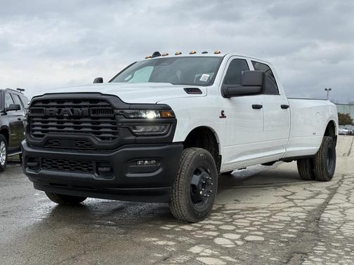 2026 RAM 3500 Tradesman Crew Cab 4x4 8' Box